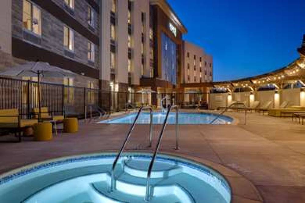 HOME2 SUITES BY HILTON PETALUMA 10