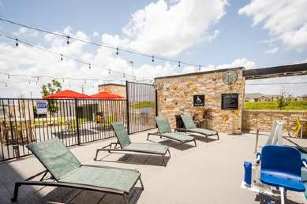 HOME2 SUITES BY HILTON PFLUGERVILLE 4