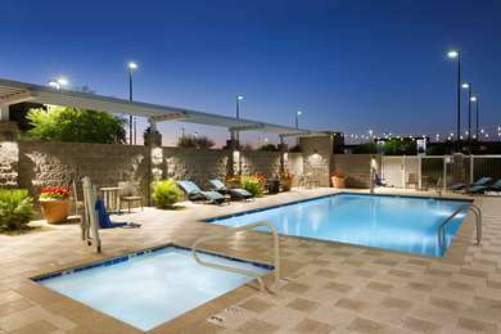 Home2 Suites By Hilton Phoenix Glendale-Westgate 7