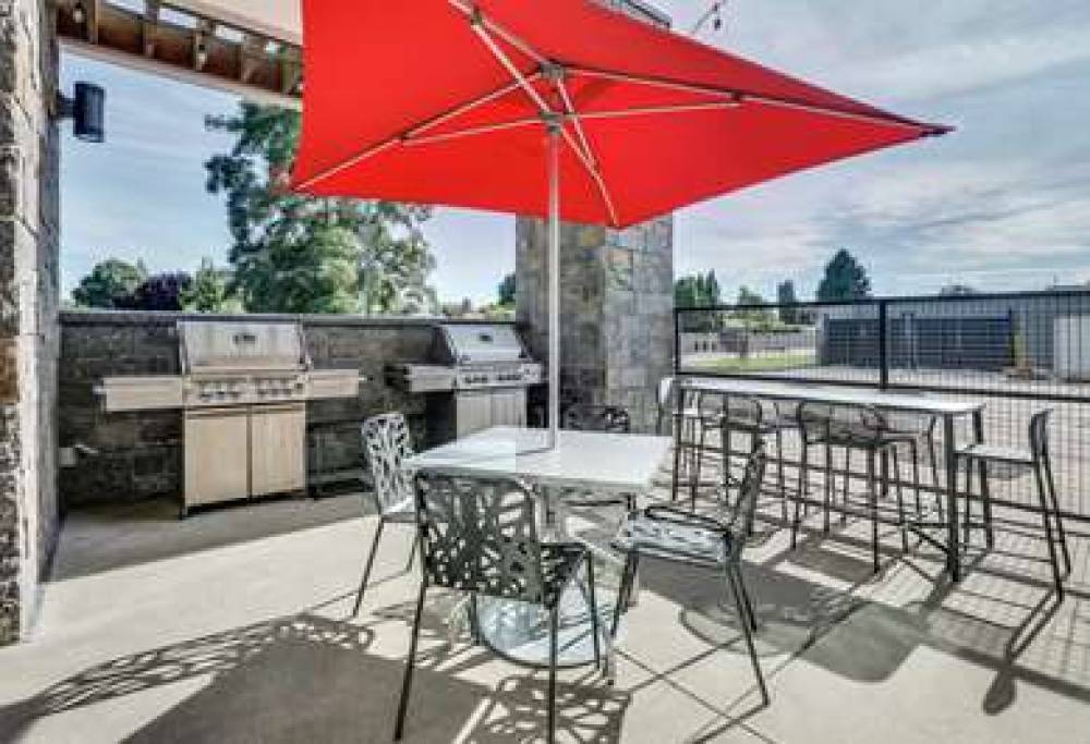 HOME2 SUITES BY HILTON YAKIMA AIRPO 4