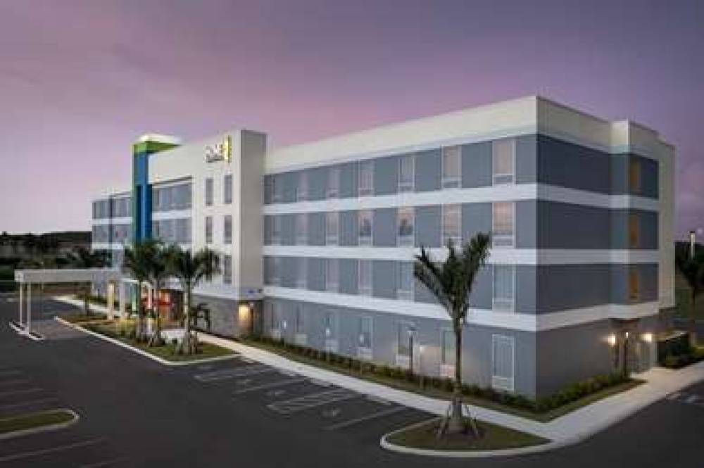 HOME2 SUITES FORT MYERS AIRPORT 2