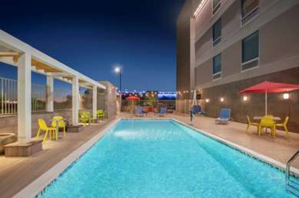 HOME2 SUITES PHOENIX AVONDALE 10