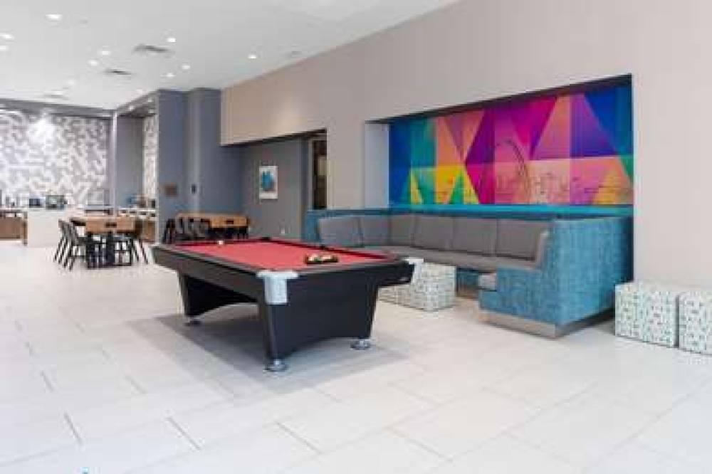 HOME2 SUITES ST. LOUIS DOWNTOWN 1