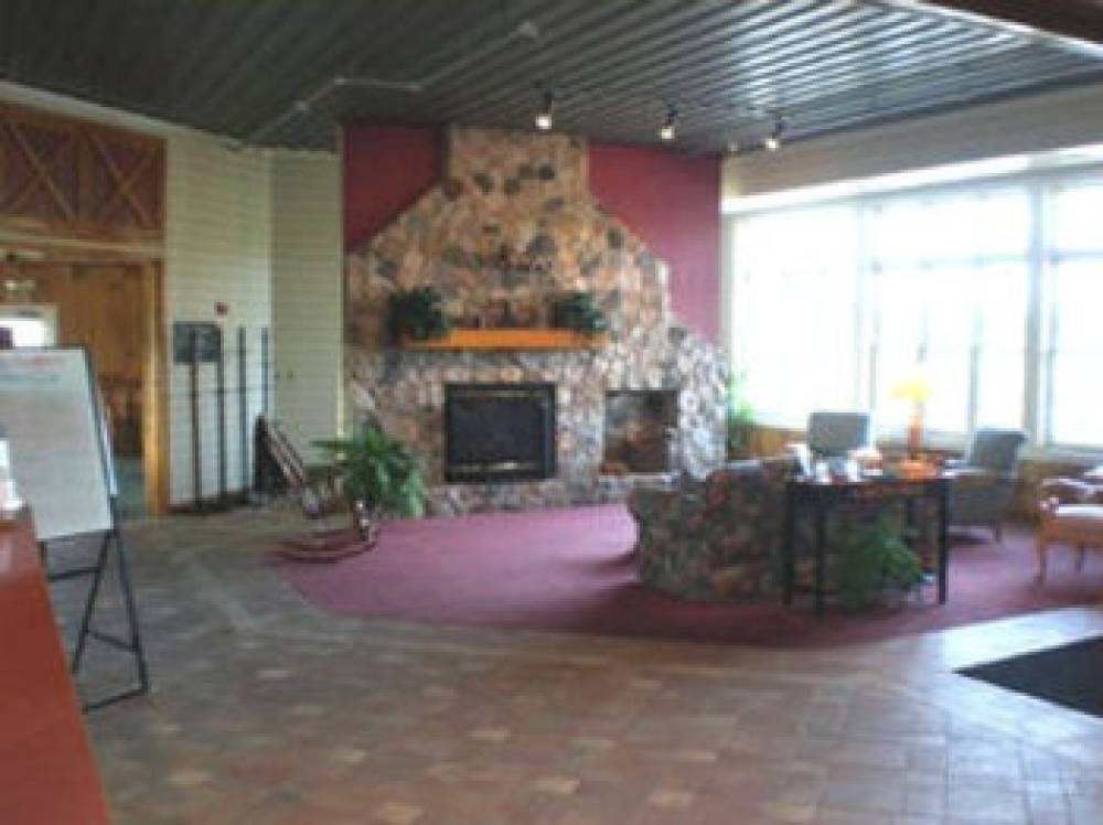 HOMETOWN INN AND SUITES BELLE 2