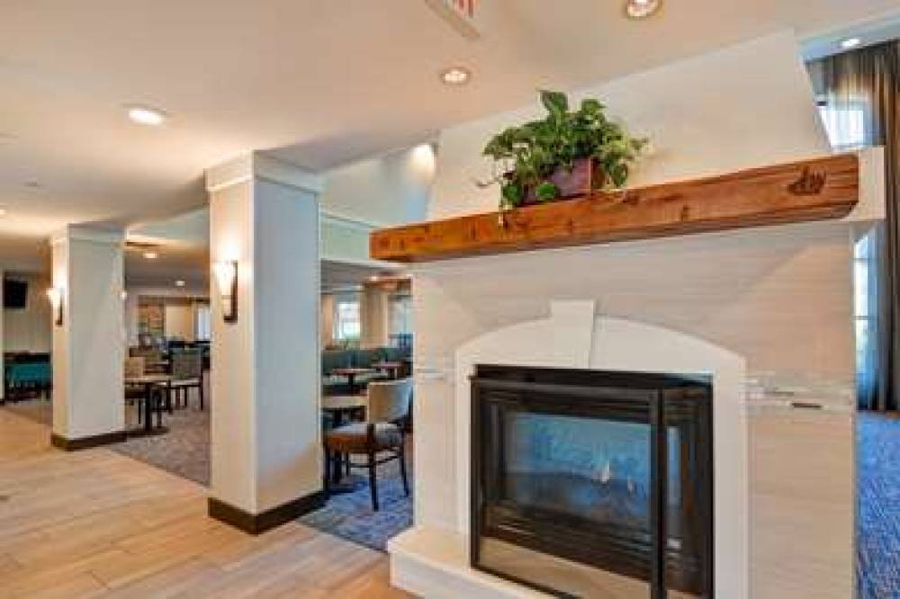 HOMEWOOD SUITES AURORA NAPERVILLE 8