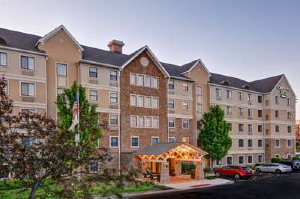 HOMEWOOD SUITES AURORA NAPERVILLE 6