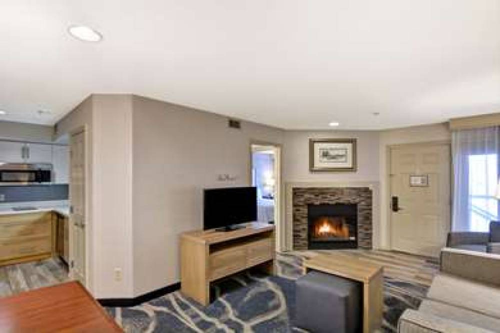 Homewood Suites By Hilton Hartford/Windsor Locks 1