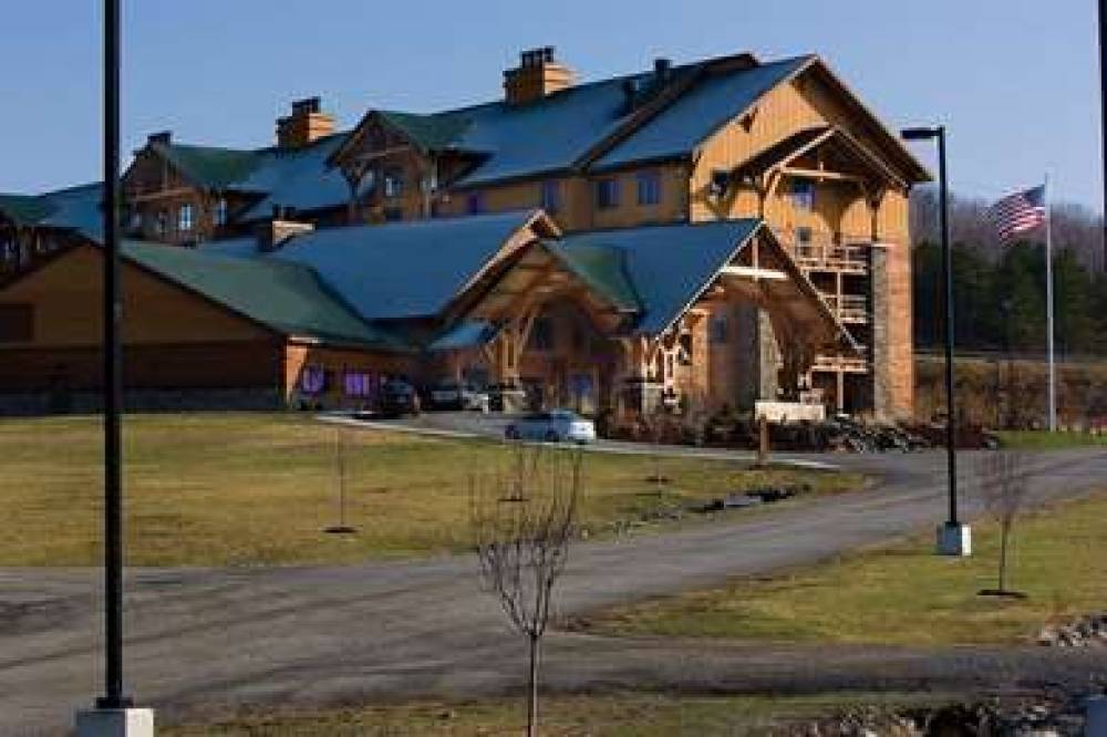 Hope Lake Lodge And Indoor Waterpark