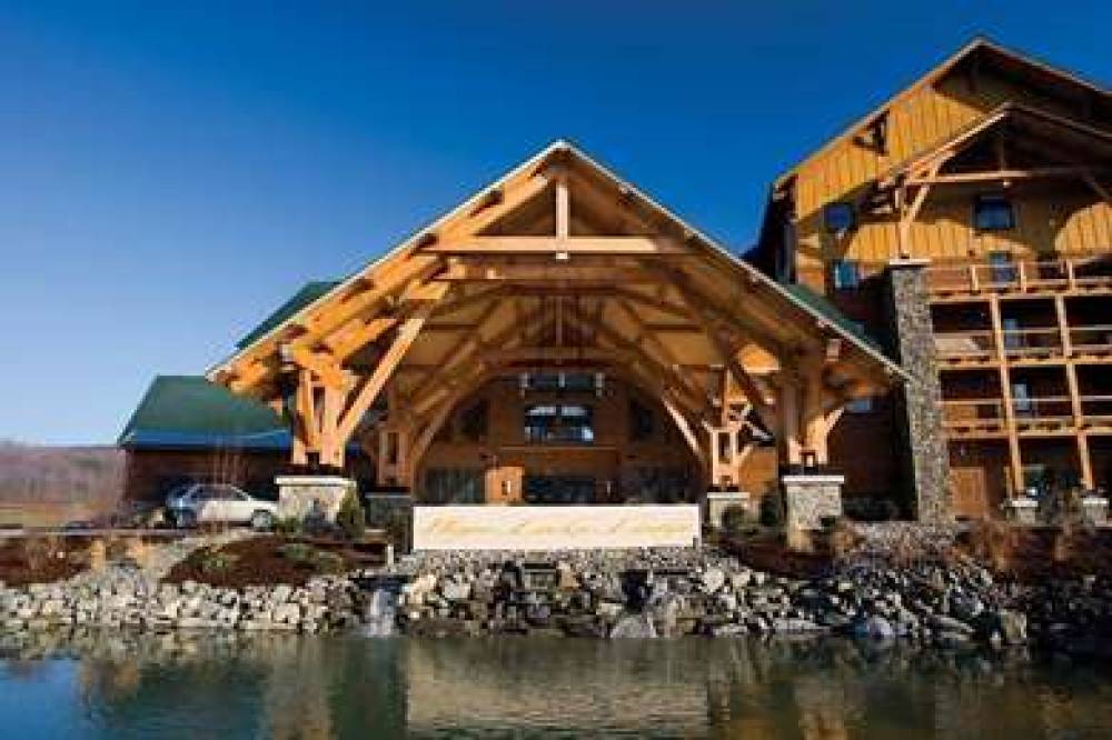 Hope Lake Lodge And Indoor Waterpark 1