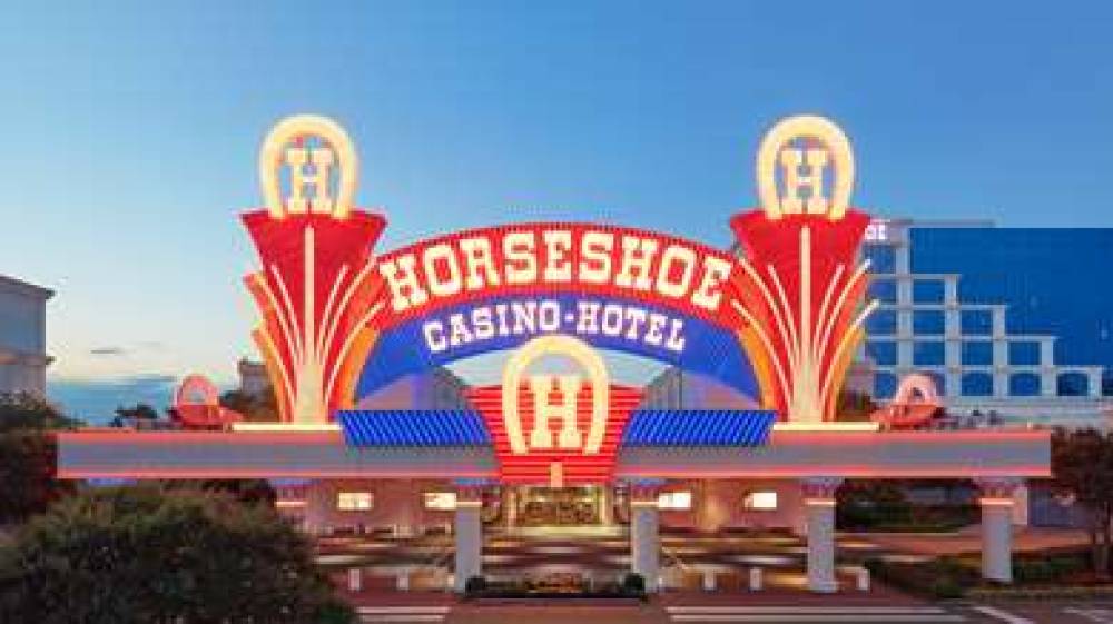 HORSESHOE TUNICA 7