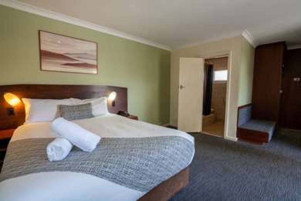 HOSPITALITY KALGOORLIE 4