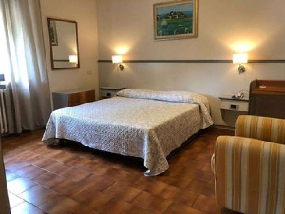 HOTEL AI TUFI 5