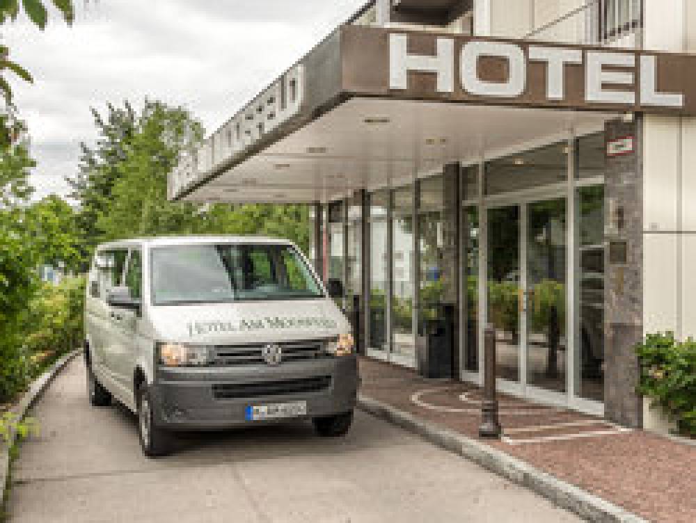 HOTEL AM MOOSFELD 1