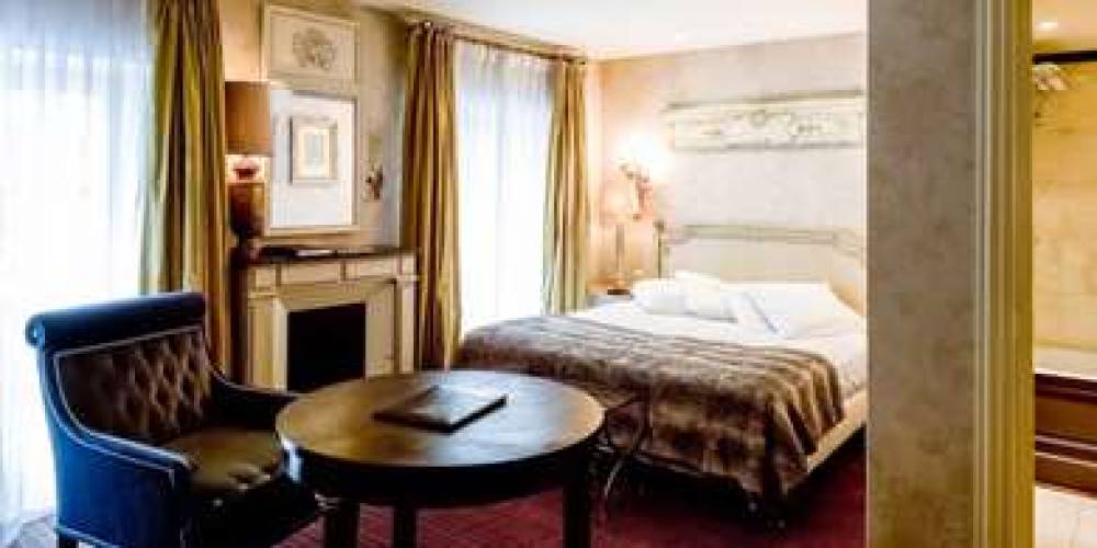 HOTEL CHATEAUBRIAND 3