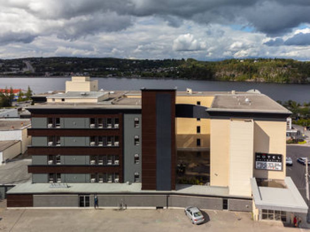 HOTEL CHICOUTIMI 4