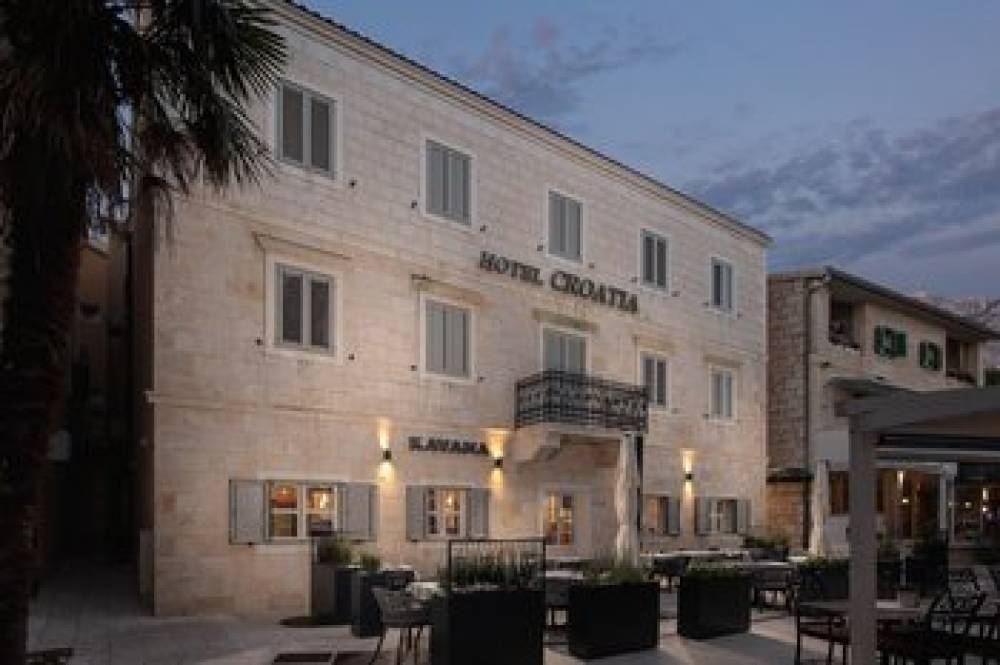 HOTEL CROATIA - BASKA VODA 1