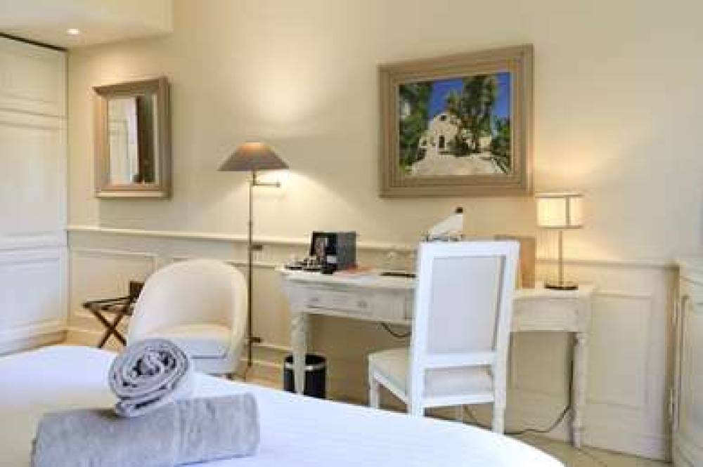 HOTEL DE MOUGINS 10