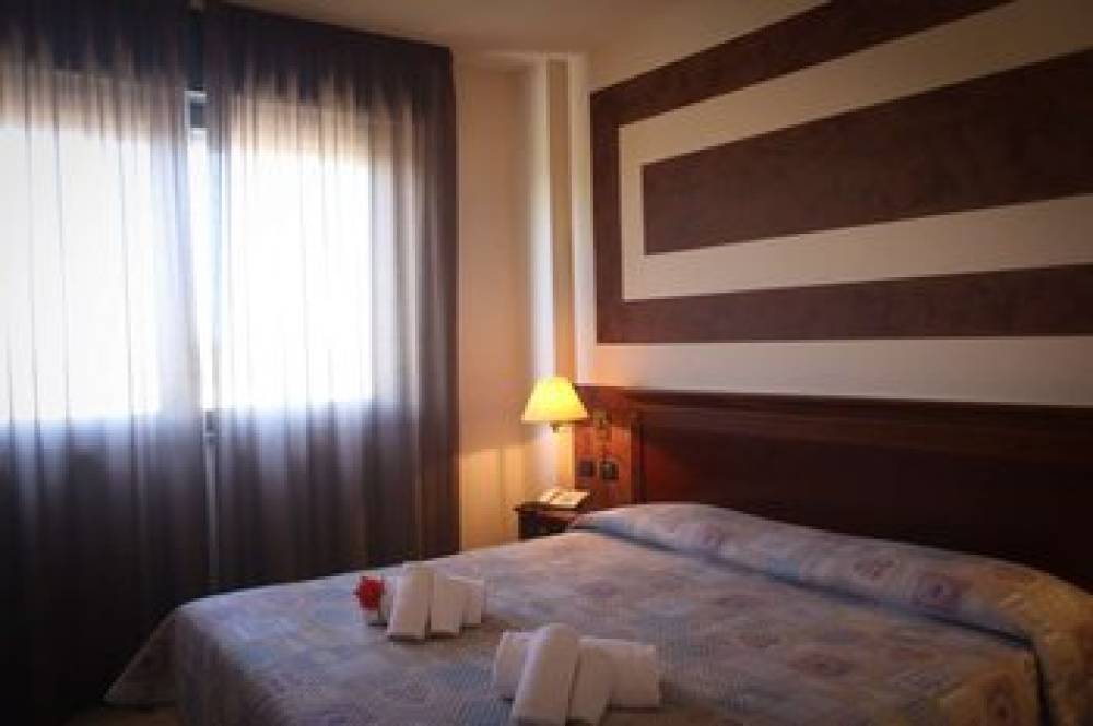 HOTEL FIDENZA 8