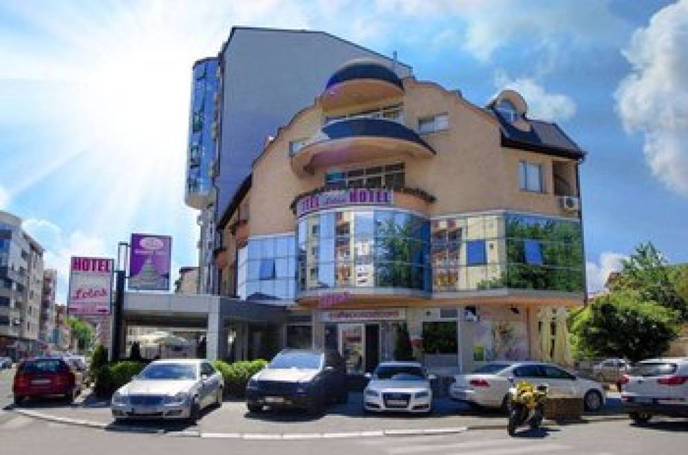 HOTEL GARNI LOTOS 1