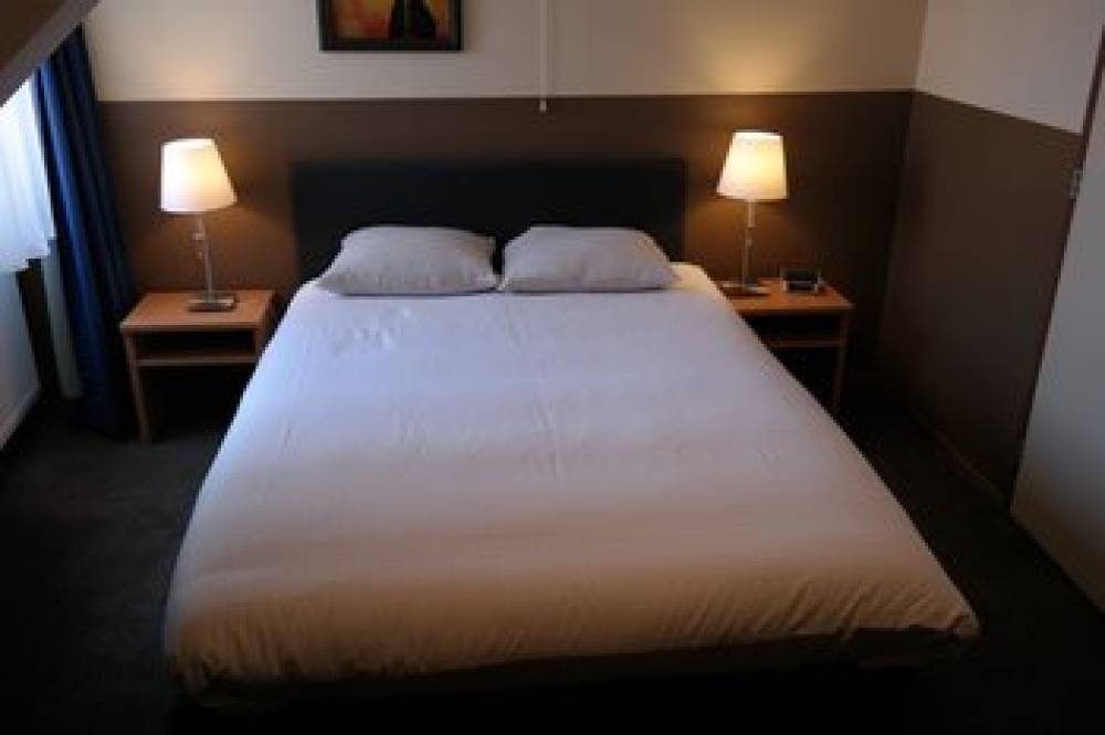 HOTEL HART VAN WEESP 8