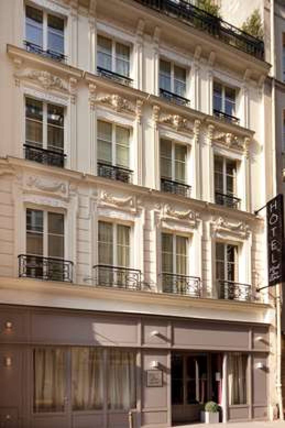 Hotel Le Petit Paris