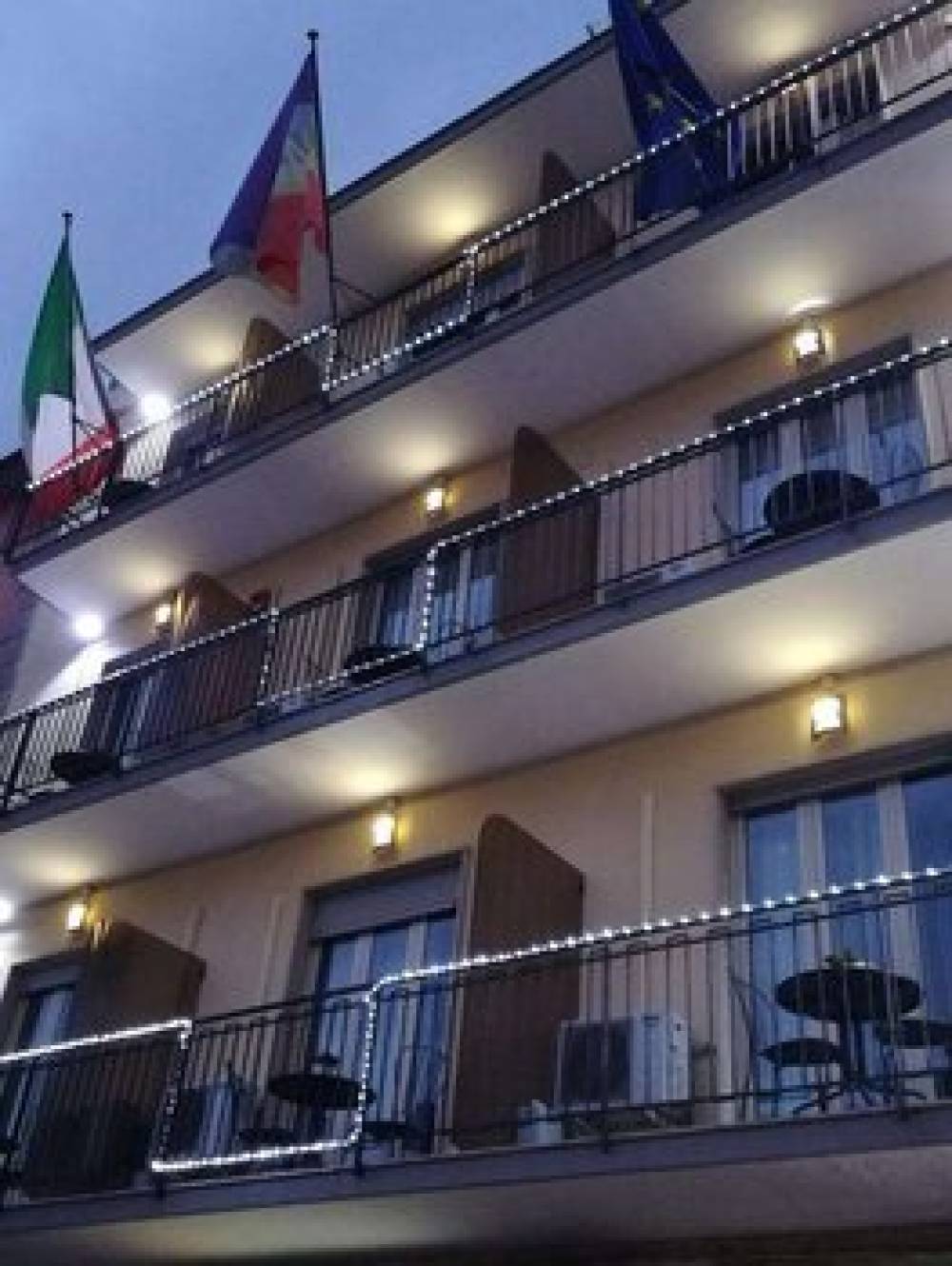 HOTEL LEOPARDI 1