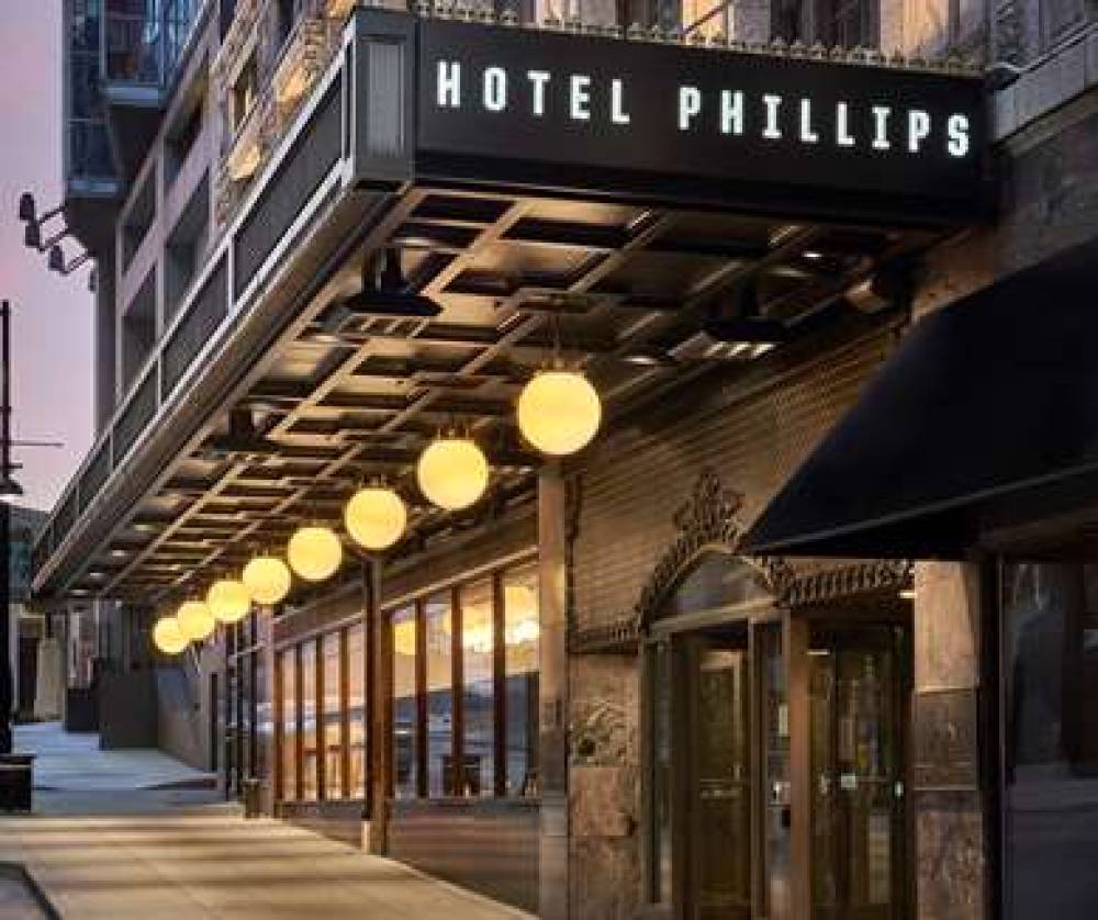 Hotel Phillips Kansas City, Curio C