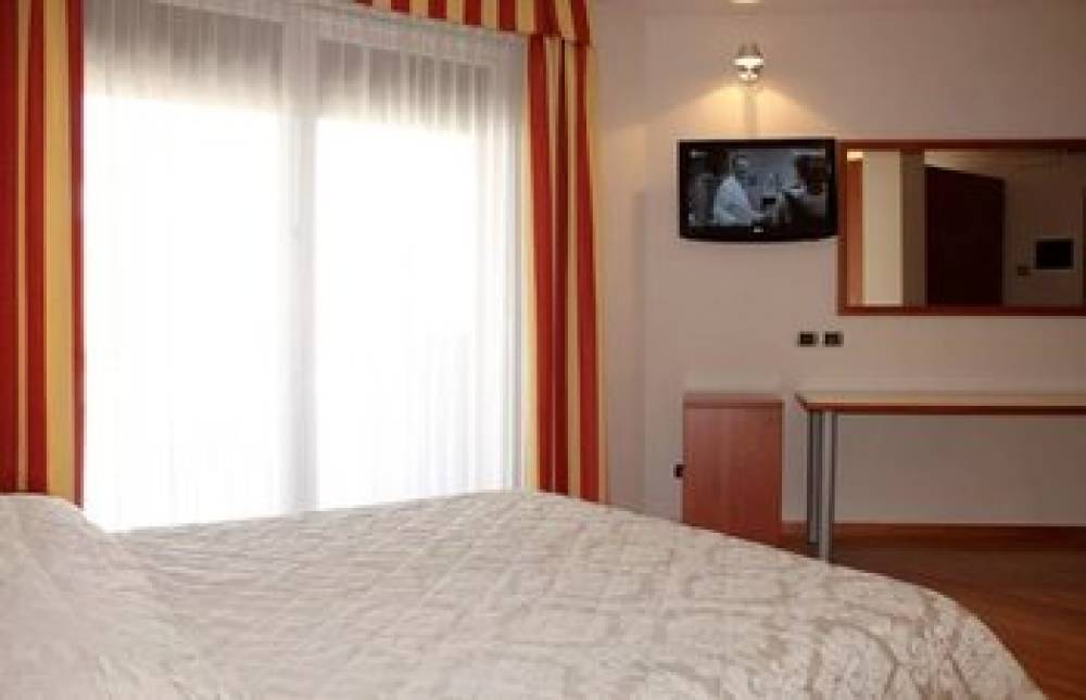 HOTEL RUBICONE 8