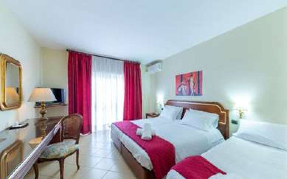 HOTEL SAKURA - TORRE DEL GRECO 8