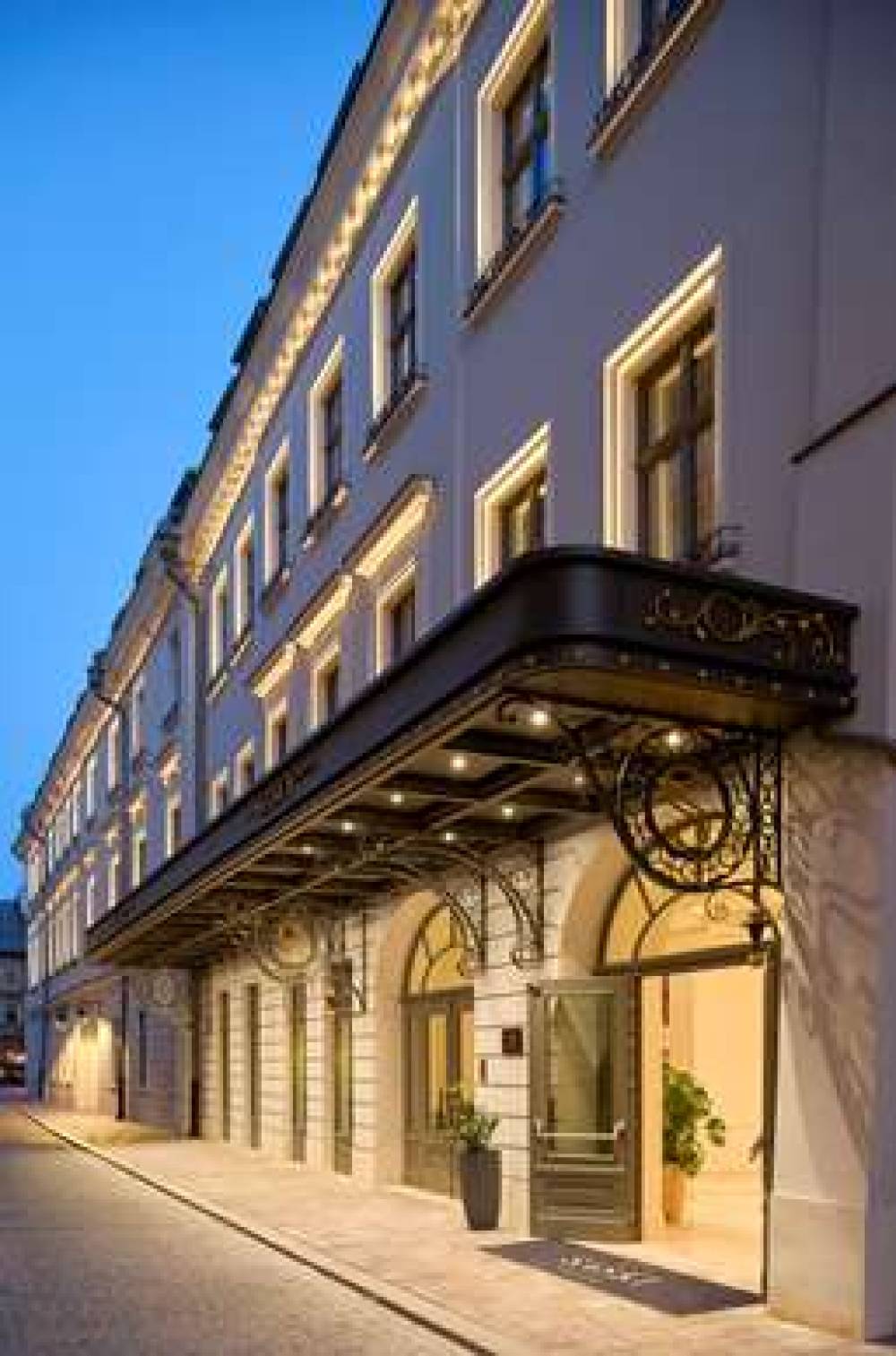 HOTEL SASKI KRAKOW, CURIO BY HILTON 1