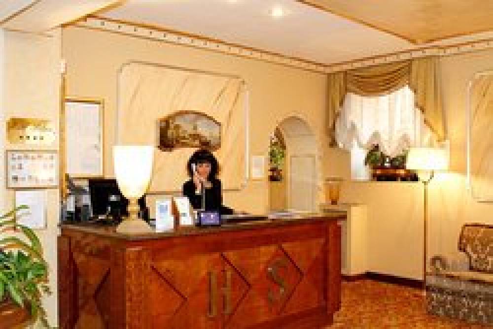 HOTEL SISTINA 8