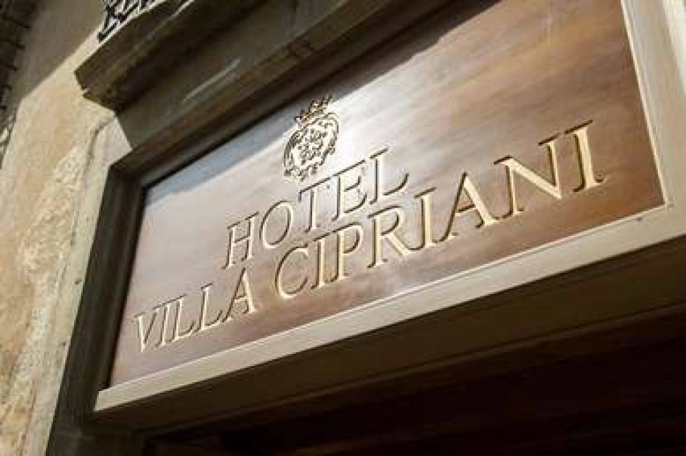 HOTEL VILLA CIPRIANI 4