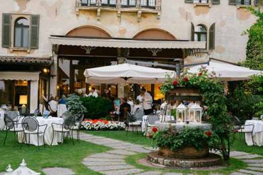 HOTEL VILLA CIPRIANI 8