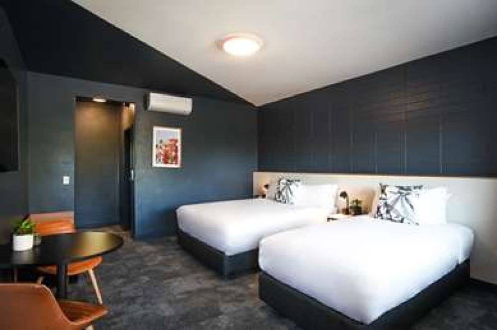 HOTELMOTEL ADELAIDE 10