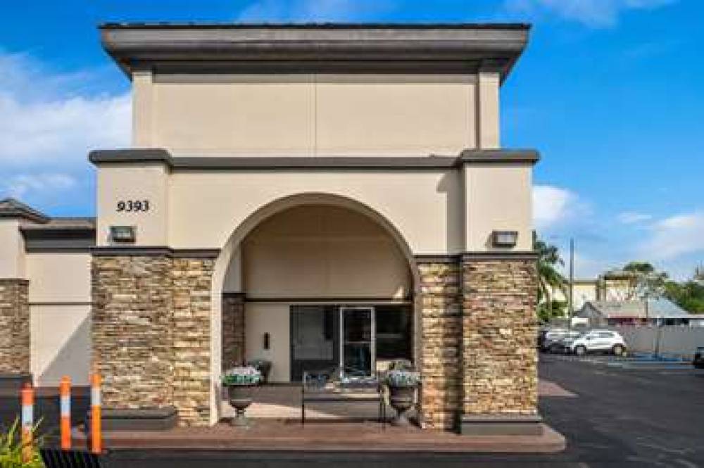 Howard Johnson By Wyndham Airport Florida Mall 3