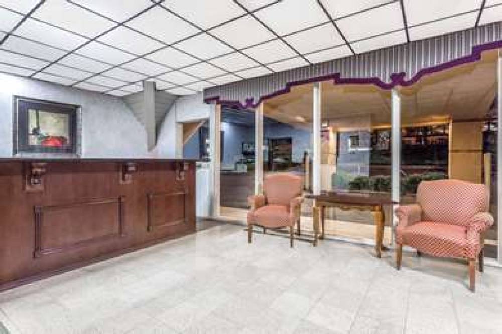 HOWARD JOHNSON BY WYNDHAM ATHENS 3