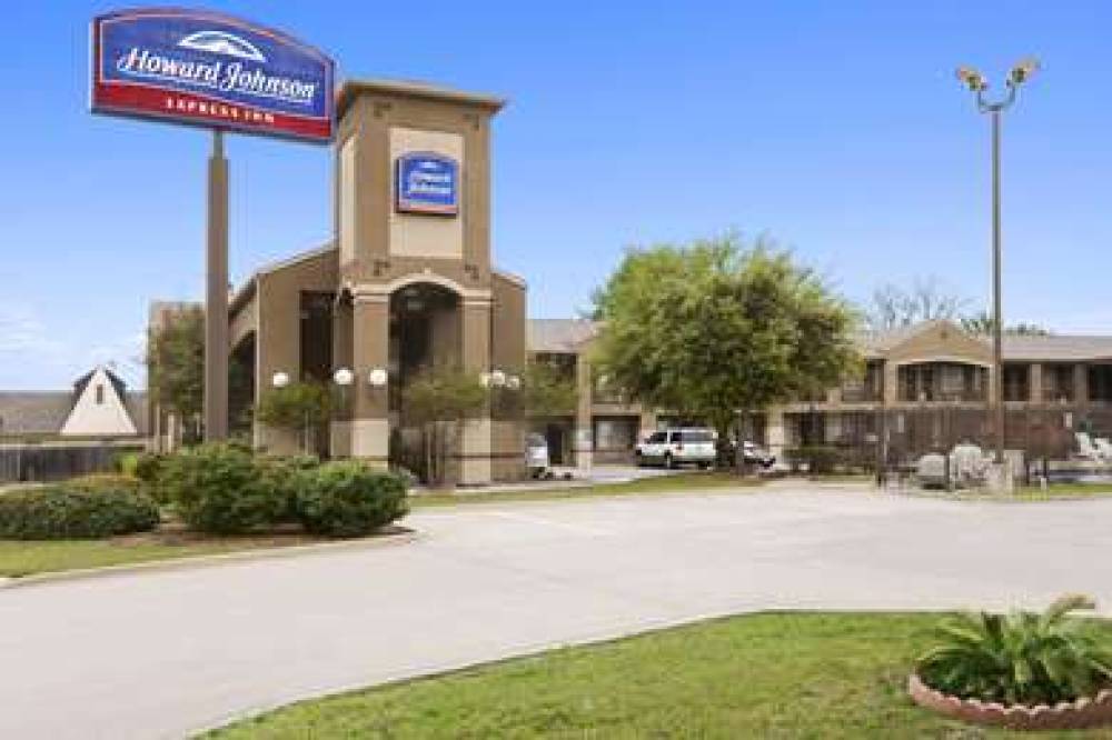 Howard Johnson By Wyndham Grand Prairie Near Lone Star Park 2