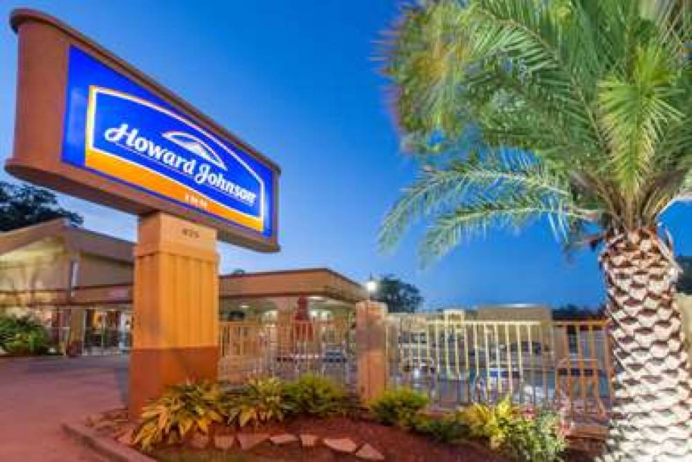 Howard Johnson By Wyndham Historic Lake Charles 1