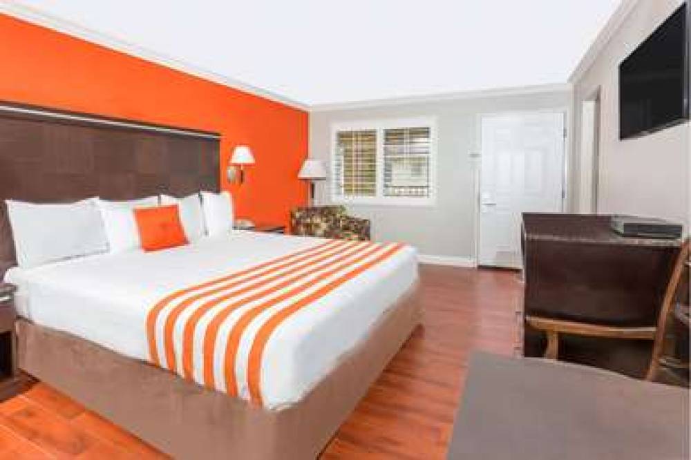 Howard Johnson By Wyndham Orange Hotel & Suites 4