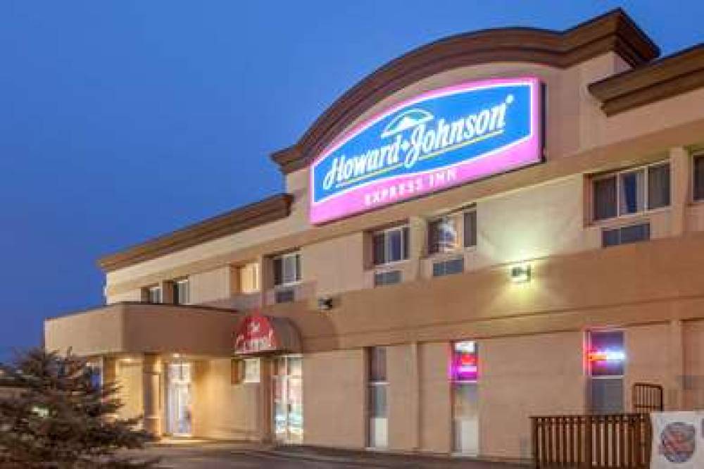 Howard Johnson By Wyndham Winnipeg West 1