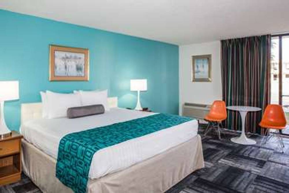 Howard Johnson By Wyndham Winter Haven FL 7