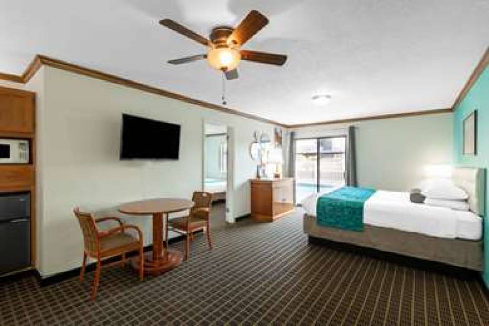 HOWARD JOHNSON HOTEL & SUITES BY WY 7