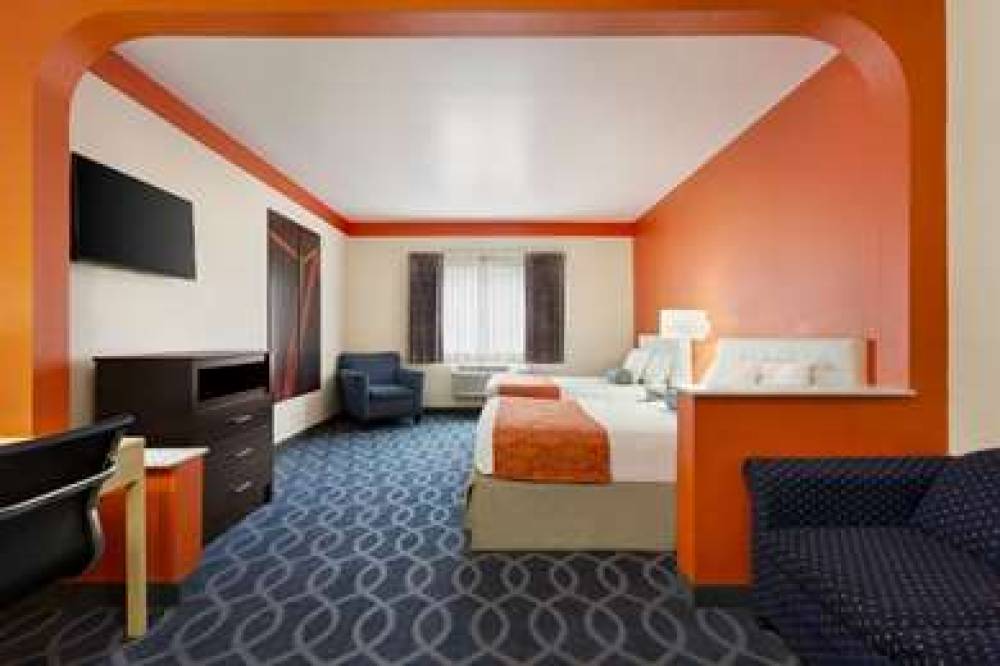 Howard Johnson Hotel & Suites By Wyndham San Antonio 9