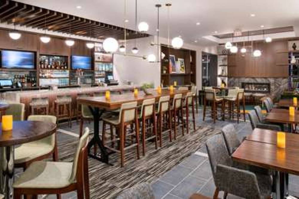 HYATT PLACE EAST MOLINE/QUAD CITIES 7