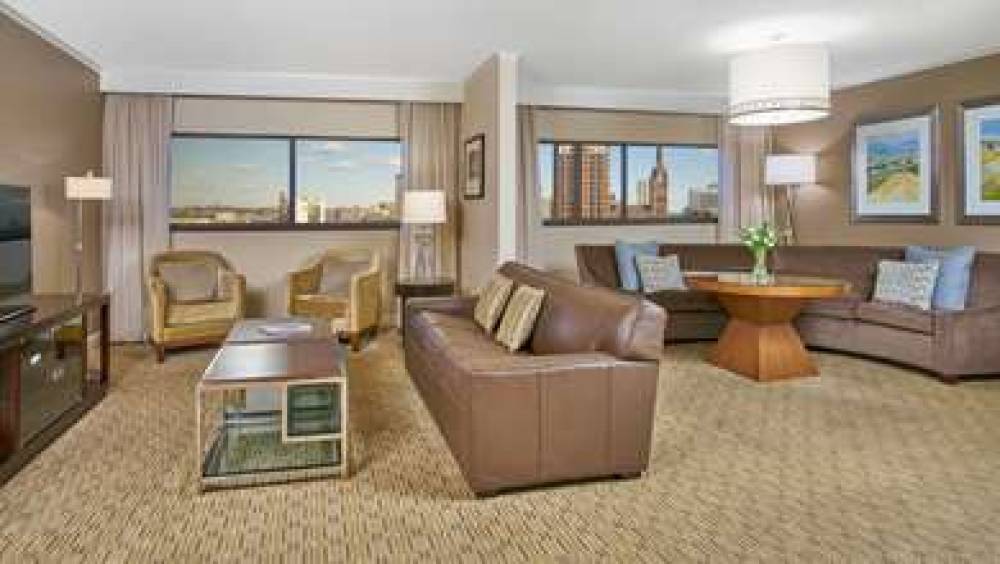 HYATT REGENCY MILWAUKEE 2