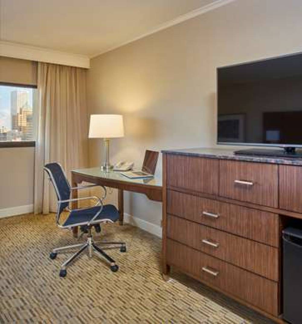 HYATT REGENCY MILWAUKEE 4