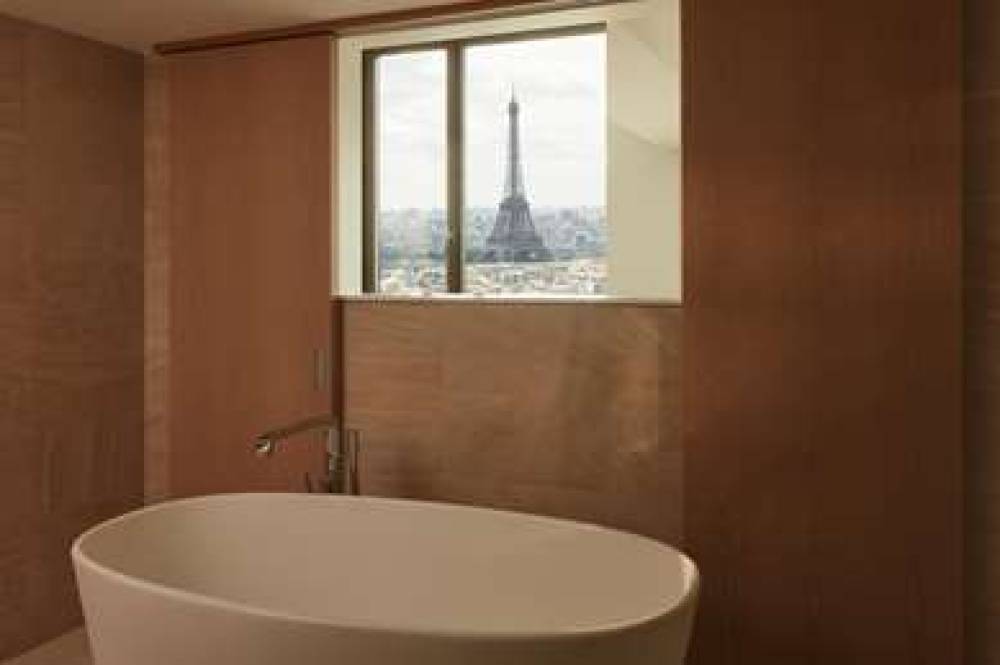 Hyatt Regency Paris Etoile 7