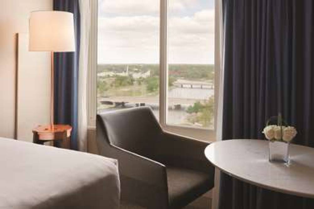 HYATT REGENCY WICHITA 4