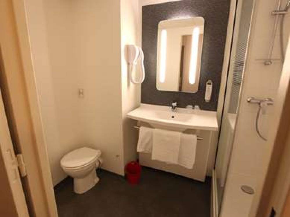 Ibis Aurillac 8