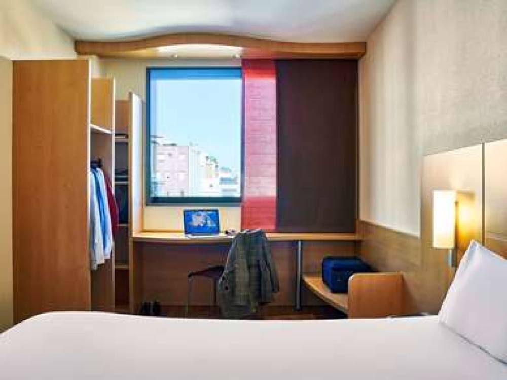 Ibis Barcelona Centro (Sagrada Familia) 10